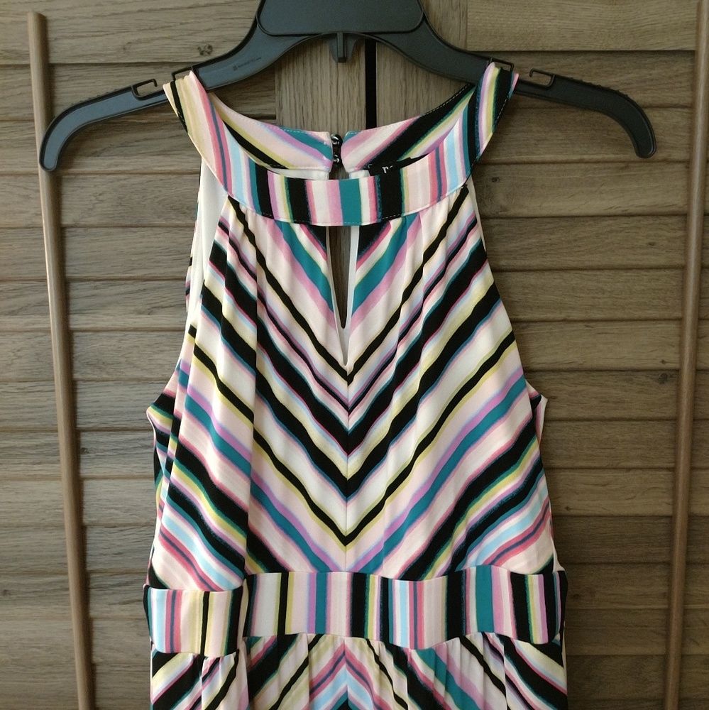 Long sleeveless dress